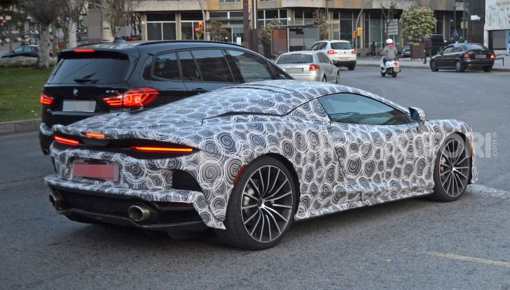 McLaren Grand Tourer 2020, prime immagini e dati tecnici - Foto 3 di 13