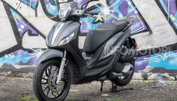 Prova Piaggio Medley 150 SE: commuter urbano Made in Italy - Foto 7 di 47