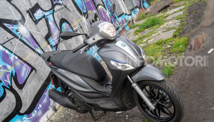Prova Piaggio Medley 150 SE: commuter urbano Made in Italy - Foto 13 di 47