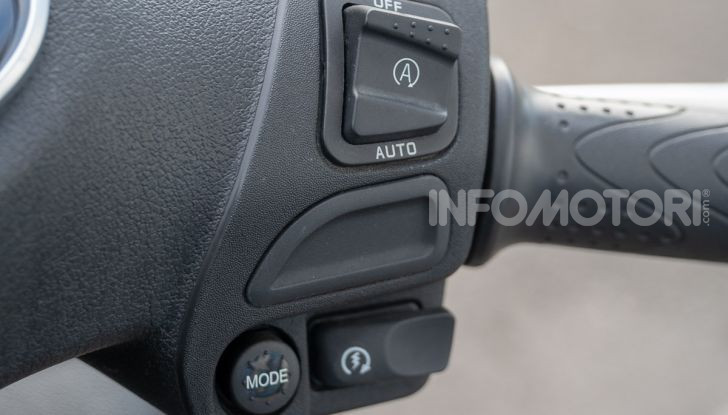 Prova Piaggio Medley 150 SE: commuter urbano Made in Italy - Foto 15 di 47