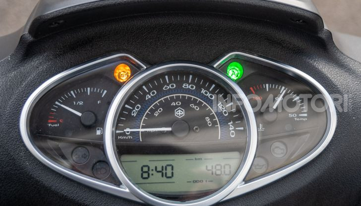 Prova Piaggio Medley 150 SE: commuter urbano Made in Italy - Foto 16 di 47