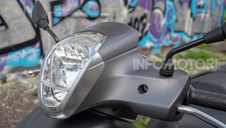 Prova Piaggio Medley 150 SE: commuter urbano Made in Italy - Foto 22 di 47