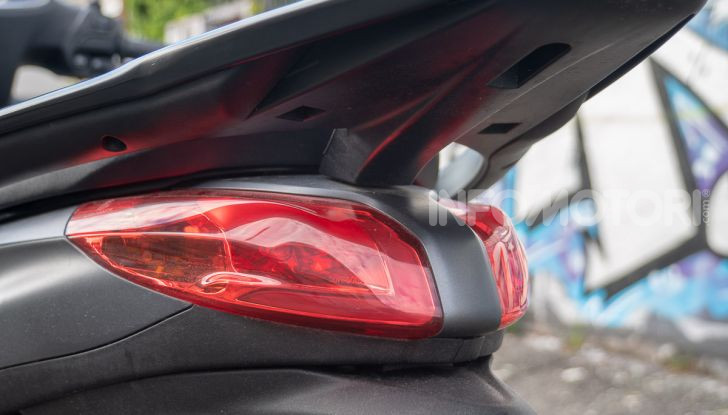 Prova Piaggio Medley 150 SE: commuter urbano Made in Italy - Foto 23 di 47