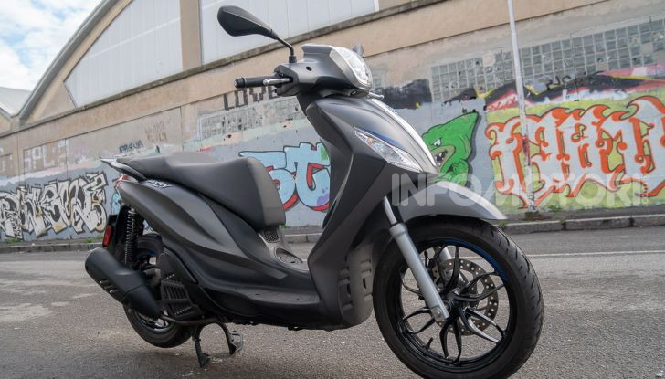 Prova Piaggio Medley 150 SE: commuter urbano Made in Italy - Foto 24 di 47