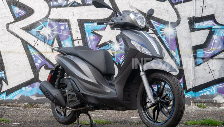 Prova Piaggio Medley 150 SE: commuter urbano Made in Italy - Foto 27 di 47