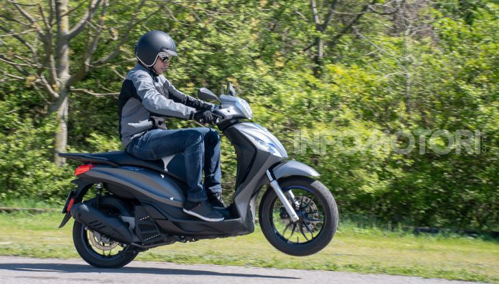 Prova Piaggio Medley 150 SE: commuter urbano Made in Italy - Foto 40 di 47