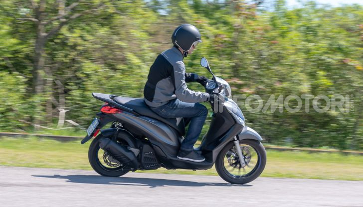 Prova Piaggio Medley 150 SE: commuter urbano Made in Italy - Foto 42 di 47
