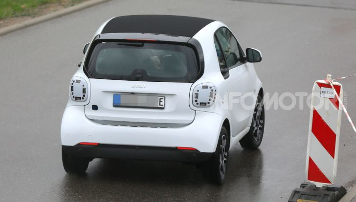 Smart EQ ForTwo 2020, prime foto e dettagli del restyling - Foto 12 di 12