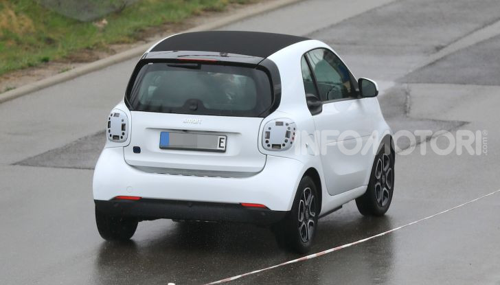 Smart EQ ForTwo 2020, prime foto e dettagli del restyling - Foto 6 di 12
