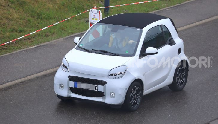Smart EQ ForTwo 2020, prime foto e dettagli del restyling - Foto 4 di 12