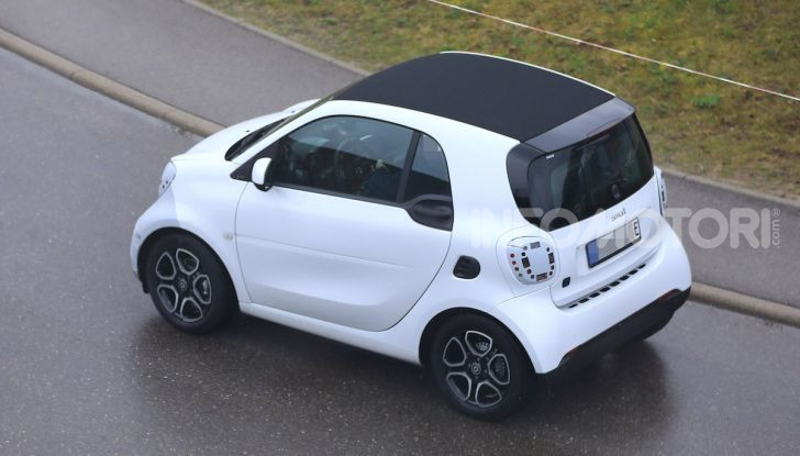 Smart EQ ForTwo 2020, prime foto e dettagli del restyling - Foto 10 di 12