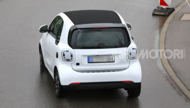 Smart EQ ForTwo 2020, prime foto e dettagli del restyling - Foto 3 di 12