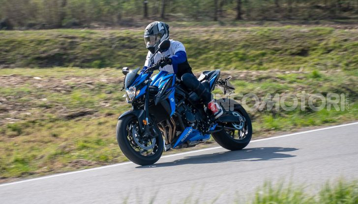 Prova Suzuki GSX-S750 Yugen Carbon: la Naked “italiana” che arriva dal Giappone - Foto 34 di 42