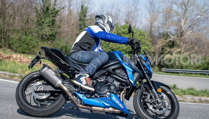 Prova Suzuki GSX-S750 Yugen Carbon: la Naked “italiana” che arriva dal Giappone - Foto 39 di 42