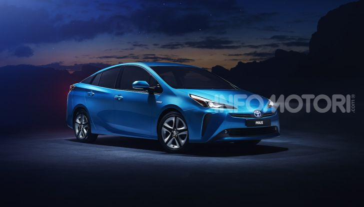 Toyota Prius AWD-i 2019, aperte le vendite - Foto 4 di 4