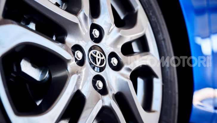 Nuova Toyota Yaris 2020, la versione Hatchback deriva da Mazda2 - Foto 5 di 10
