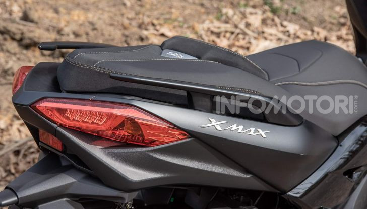 Confronto scooter 400: Bmw C400X e Yamaha XMAX 400 Iron Max - Foto 29 di 48