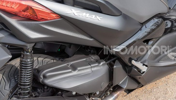 Confronto scooter 400: Bmw C400X e Yamaha XMAX 400 Iron Max - Foto 30 di 48