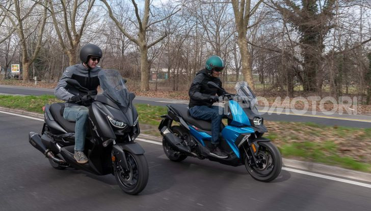 Confronto scooter 400: Bmw C400X e Yamaha XMAX 400 Iron Max - Foto 38 di 48