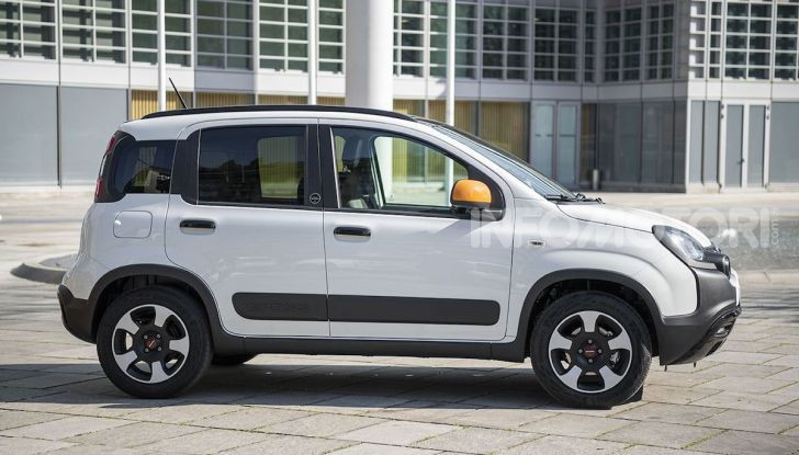 Fiat Panda Connected by Wind, la nuova serie speciale - Foto 15 di 21
