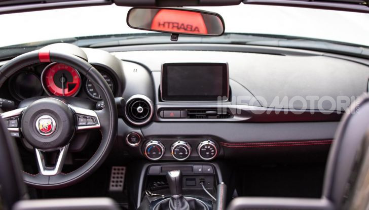 [VIDEO] Prova Abarth 124 Spider 70°Anniversario: 170CV di stile sportivo - Foto 25 di 35