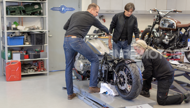 BMW Motorrad Concept R 18: il prototipo custom della casa tedesca ad Eicma 2019 - Foto 2 di 9