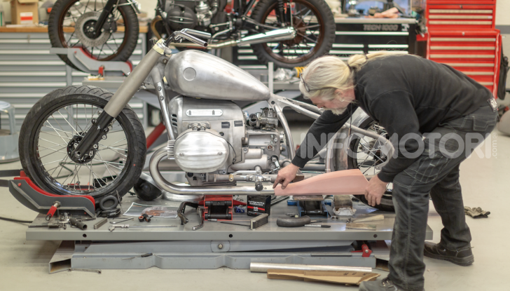 BMW Motorrad Concept R 18: il prototipo custom della casa tedesca ad Eicma 2019 - Foto 7 di 9