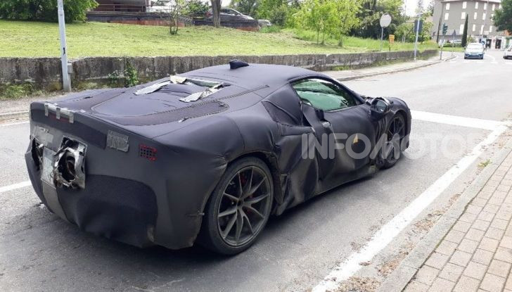 La Ferrari 488 Hybrid 2019 debutta a Maranello: 1.000CV di potenza ibrida - Foto 2 di 5