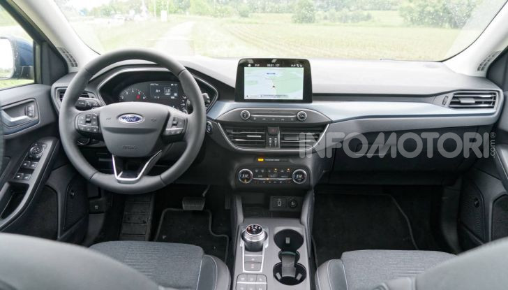 Ford Focus Active interni sync 3