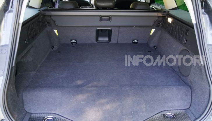 Prova video Ford Mondeo Hybrid 2.0 SW Vignale 2019, ottimi consumi reali! - Foto 2 di 61