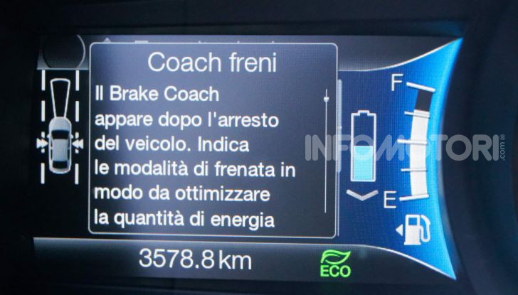 Prova video Ford Mondeo Hybrid 2.0 SW Vignale 2019, ottimi consumi reali! - Foto 11 di 61