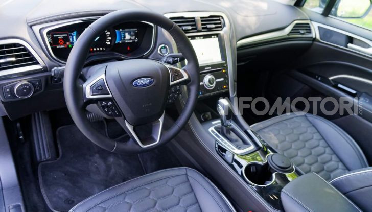 Prova video Ford Mondeo Hybrid 2.0 SW Vignale 2019, ottimi consumi reali! - Foto 20 di 61