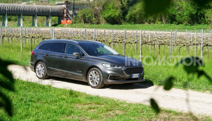 Prova video Ford Mondeo Hybrid 2.0 SW Vignale 2019, ottimi consumi reali! - Foto 53 di 61