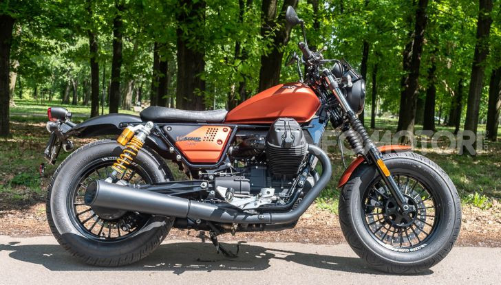 Prova su strada Moto Guzzi V9 Bobber Sport, quando l’estetica si unisce alla sostanza - Foto 2 di 48