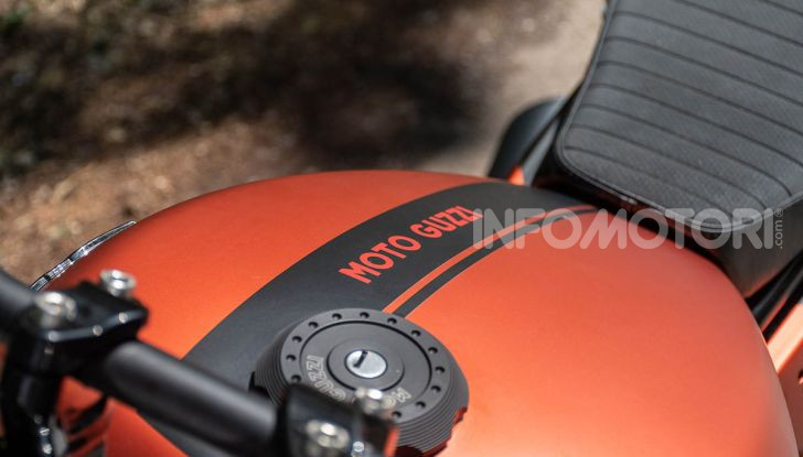 Prova su strada Moto Guzzi V9 Bobber Sport, quando l’estetica si unisce alla sostanza - Foto 13 di 48