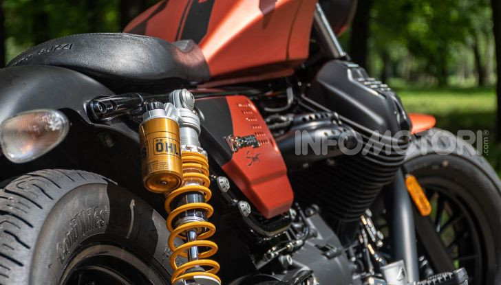 Prova su strada Moto Guzzi V9 Bobber Sport, quando l’estetica si unisce alla sostanza - Foto 23 di 48