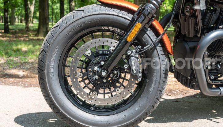 Prova su strada Moto Guzzi V9 Bobber Sport, quando l’estetica si unisce alla sostanza - Foto 28 di 48