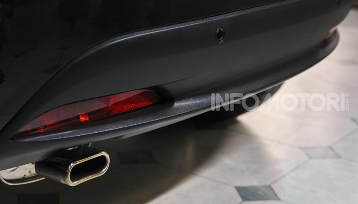 Lancia Ypsilon Black and Noir, serie speciale da 9.100 euro - Foto 21 di 40