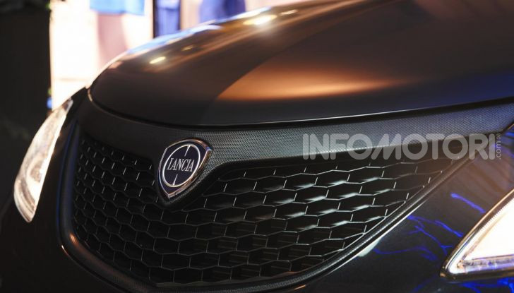 Lancia Ypsilon Black and Noir, serie speciale da 9.100 euro - Foto 24 di 40