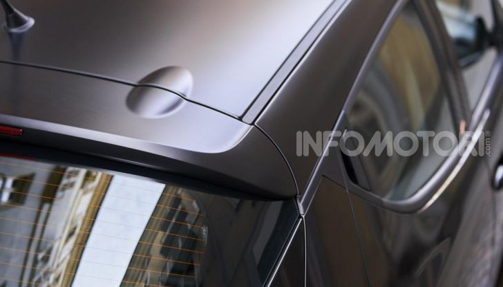 Lancia Ypsilon Black and Noir, serie speciale da 9.100 euro - Foto 25 di 40