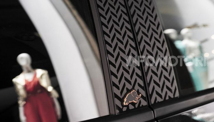 Lancia Ypsilon Black and Noir, serie speciale da 9.100 euro - Foto 27 di 40