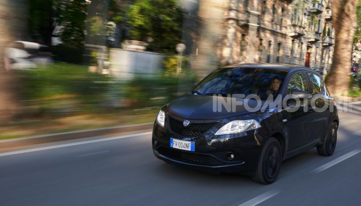 Lancia Ypsilon Black and Noir, serie speciale da 9.100 euro - Foto 8 di 40