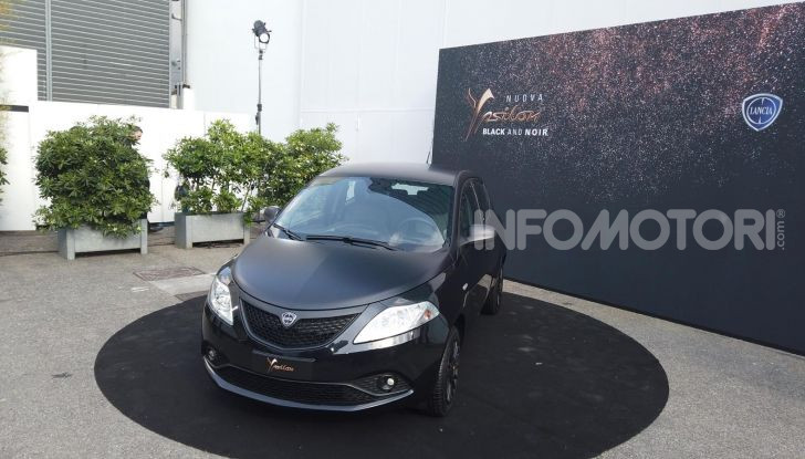 Lancia Ypsilon Black and Noir, serie speciale da 9.100 euro - Foto 3 di 40