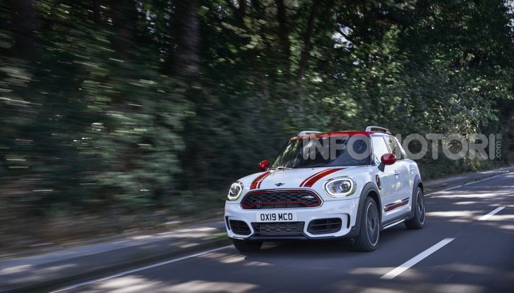 Nuove MINI Clubman e Countryman John Cooper Works: i 300CV delle JCW - Foto 12 di 17