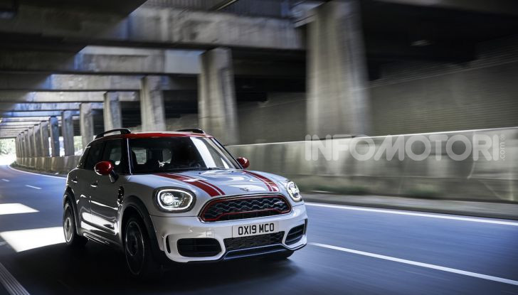 Nuove MINI Clubman e Countryman John Cooper Works: i 300CV delle JCW - Foto 13 di 17
