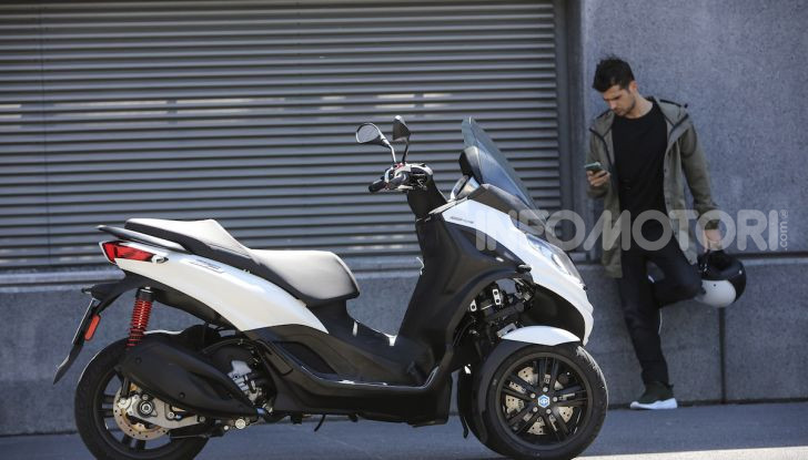 Piaggio MP3 300 hpe: il tre ruote più famoso al mondo ancora più agile e sportivo - Foto 23 di 60
