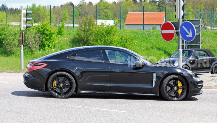 Porsche Taycan, che book: toccate le 30.000 prenotazioni - Foto 17 di 43