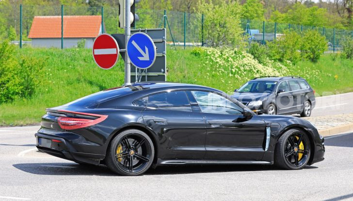 Porsche Taycan, che book: toccate le 30.000 prenotazioni - Foto 13 di 43