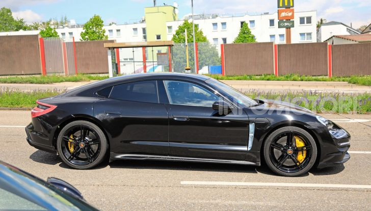 Porsche Taycan, che book: toccate le 30.000 prenotazioni - Foto 23 di 43