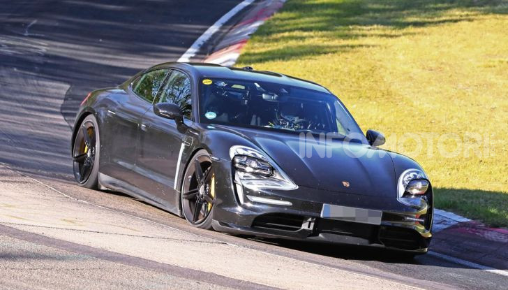 Porsche Taycan, che book: toccate le 30.000 prenotazioni - Foto 1 di 43